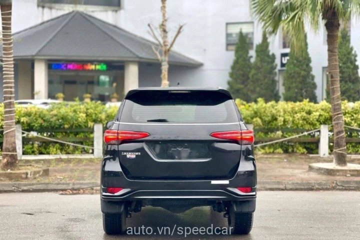 Toyota Fortuner Legender 2.4AT 4x2 2021