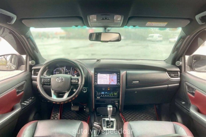 Toyota Fortuner Legender 2.4AT 4x2 2021