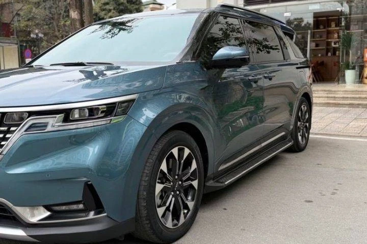 Kia Carnival Signature Dầu 2022