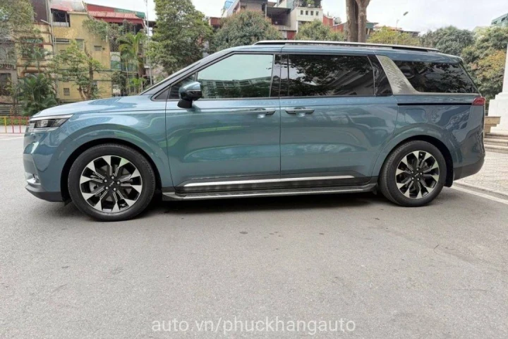 Kia Carnival Signature Dầu 2022