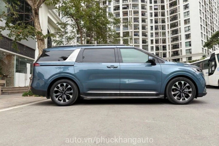 Kia Carnival Signature Dầu 2022