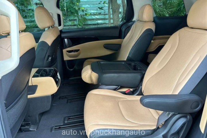 Kia Carnival Luxury Dầu 2022