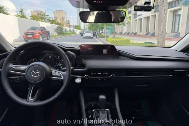 Mazda 3 1.5L Luxury 2024