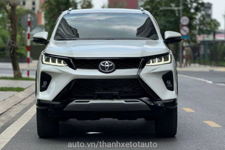 Toyota Fortuner Legender 2.4AT 4x2 2021
