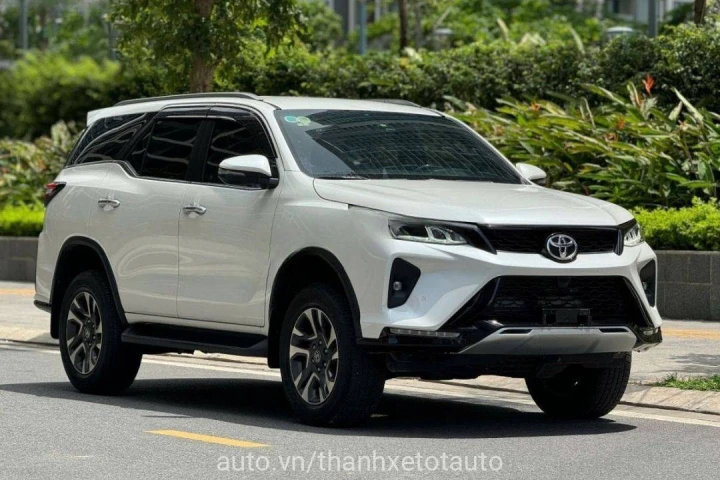 Toyota Fortuner Legender 2.4AT 4x2 2021