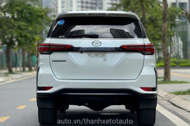 Toyota Fortuner Legender 2.4AT 4x2 2021