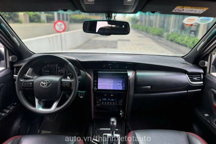 Toyota Fortuner Legender 2.4AT 4x2 2021