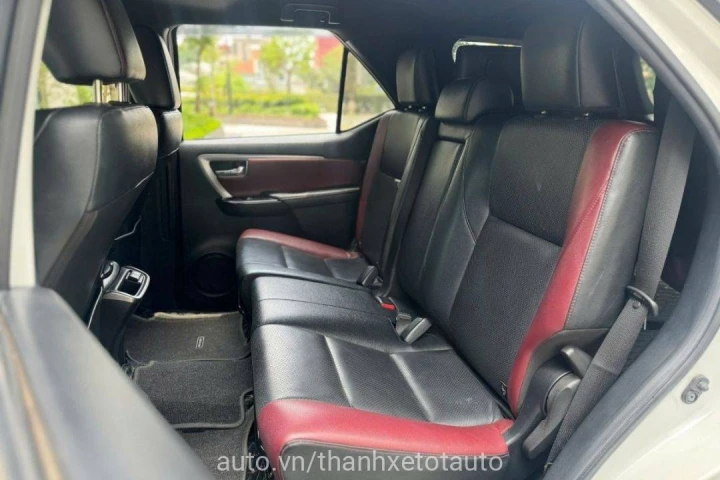 Toyota Fortuner Legender 2.4AT 4x2 2021