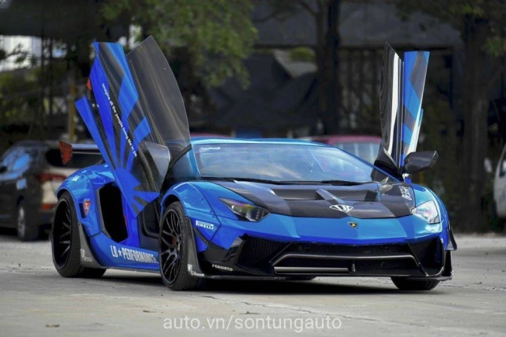 Lamborghini Aventador 2015