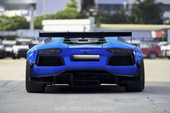 Lamborghini Aventador 2015