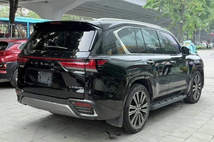 Lexus LX 2024