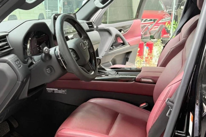 Lexus LX 2024