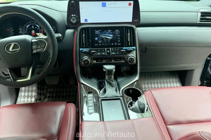 Lexus LX 2024