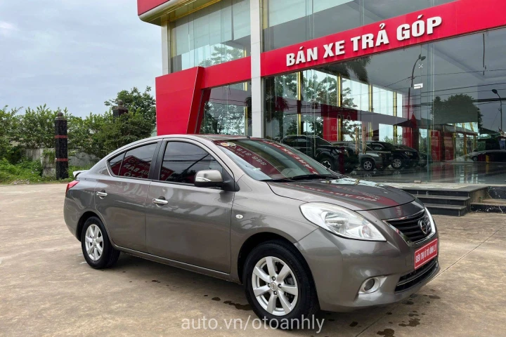 Nissan Sunny 2015
