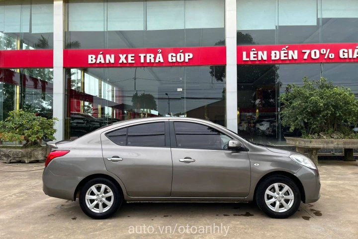 Nissan Sunny 2015