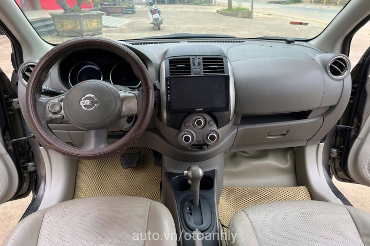Nissan Sunny 2015