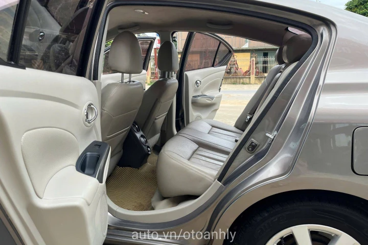 Nissan Sunny 2015