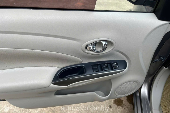 Nissan Sunny 2015