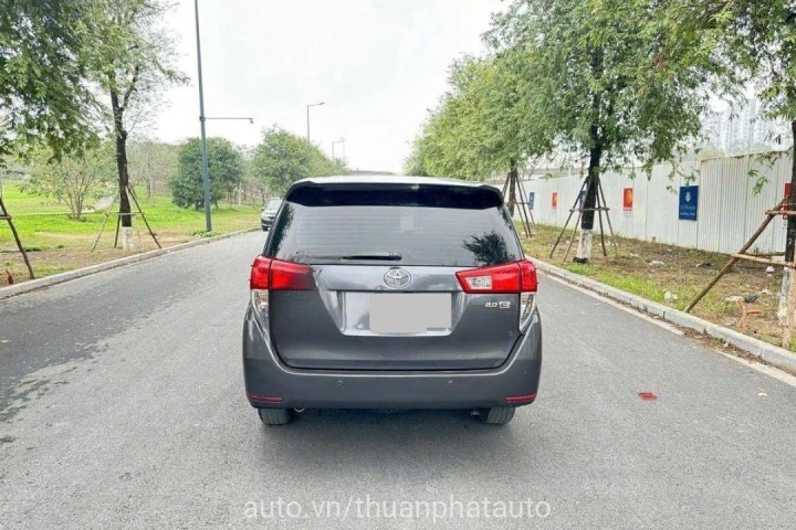 Toyota Innova 2.0E 2016