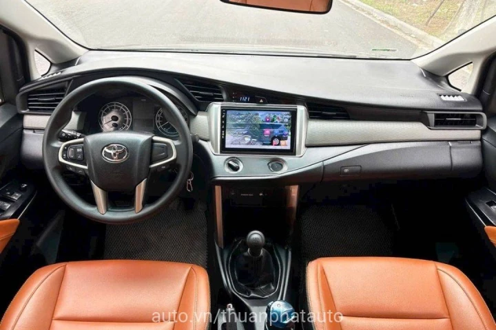 Toyota Innova 2.0E 2016