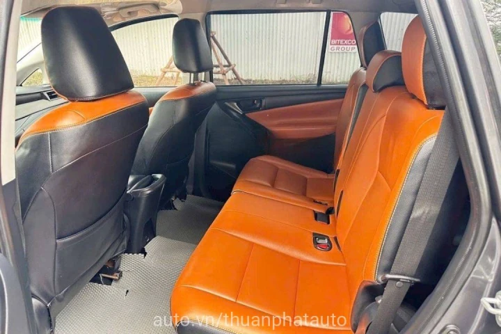 Toyota Innova 2.0E 2016