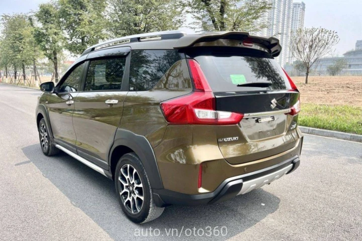 Suzuki XL7 2020