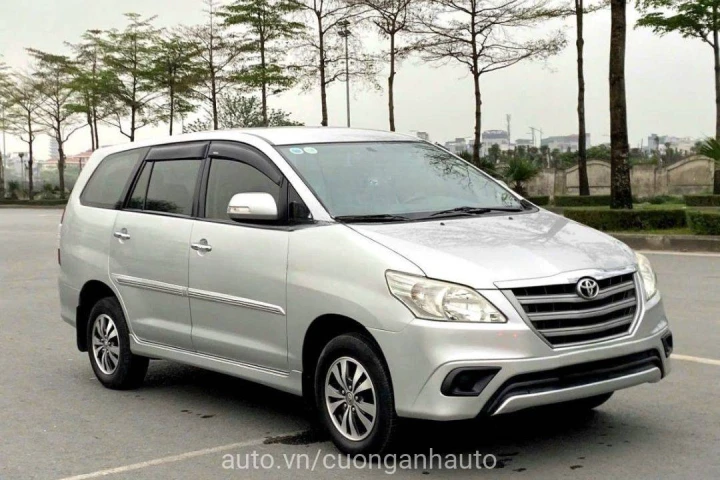 Toyota Innova 2.0E 2016