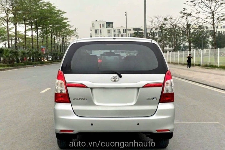 Toyota Innova 2.0E 2016