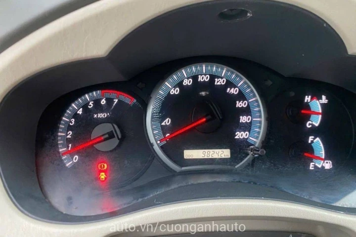 Toyota Innova 2.0E 2016