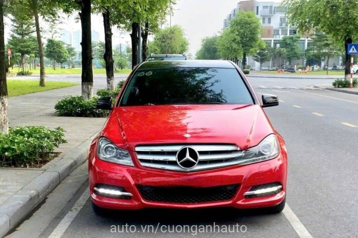 Mercedes-Benz C-Class C200 2012