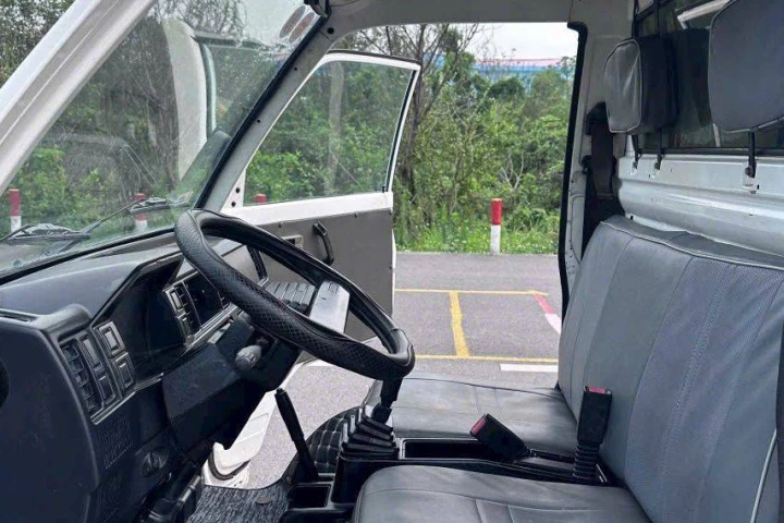 Suzuki Xe tải thùng 2011