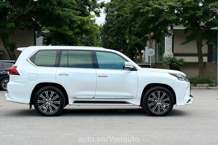 Lexus LX 2018