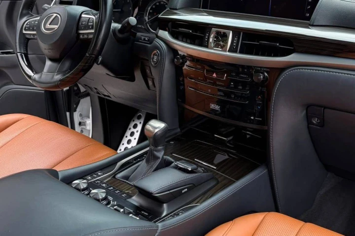 Lexus LX 2018