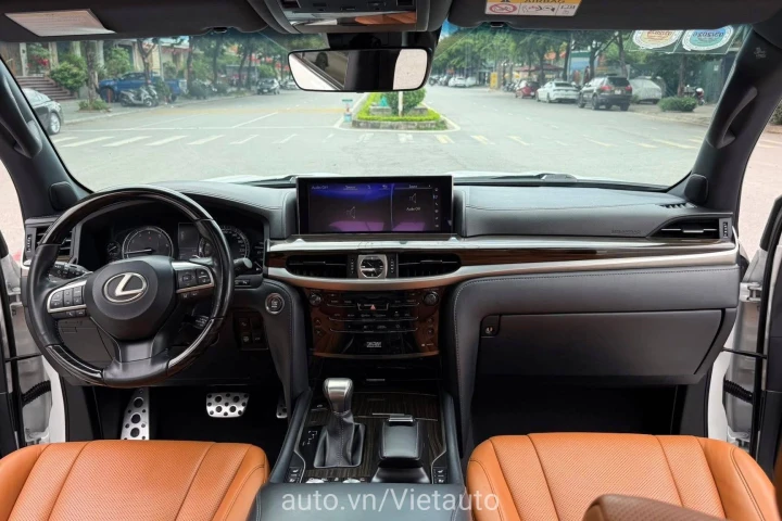 Lexus LX 2018