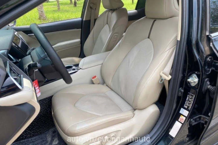 Toyota Camry 2.0G 2020