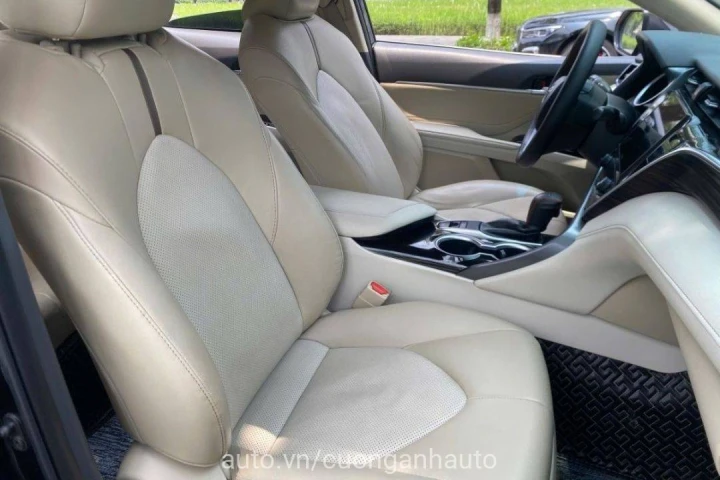 Toyota Camry 2.0G 2020