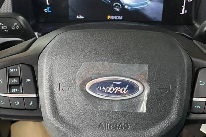 Ford Ranger XLS 2025