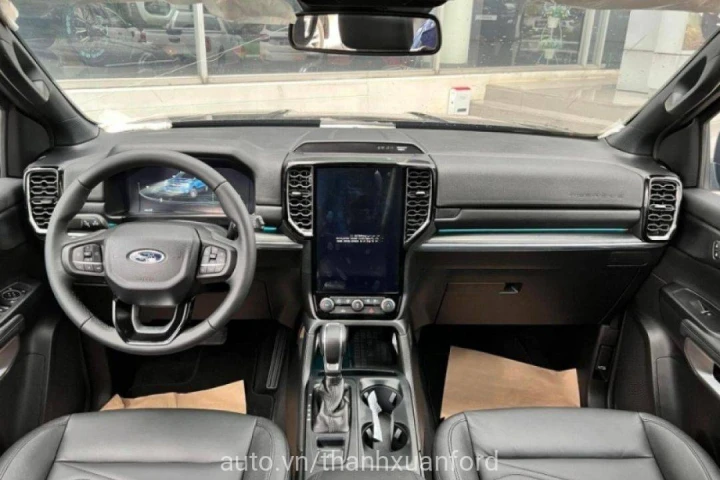 Ford Everest Titanium 2025