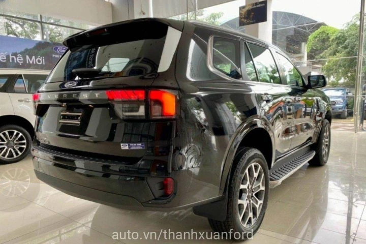 Ford Everest Titanium 2025