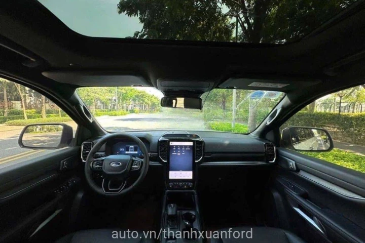 Ford Everest Titanium 2025