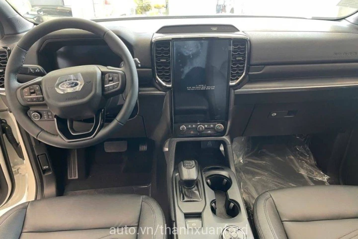 Ford Everest Titanium 2025