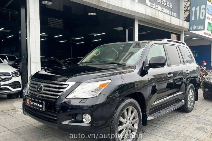 Lexus LX 2010