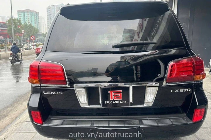 Lexus LX 2010