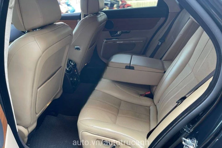 Jaguar XJ 2013