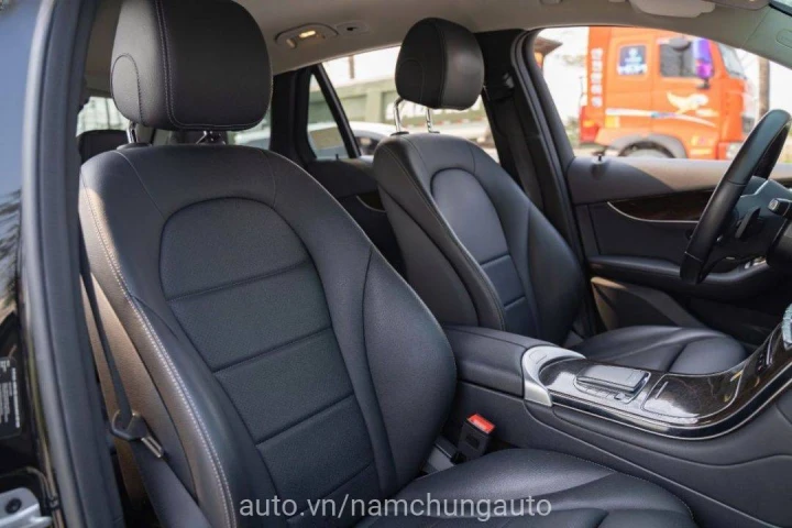 Mercedes-Benz GLC GLC200 2021