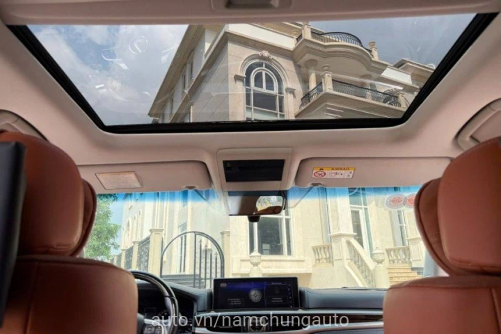 Lexus LX 2025