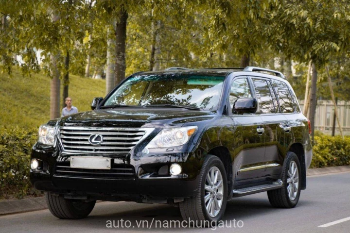 Lexus LX 2011