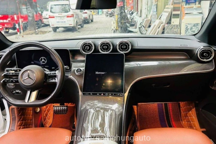 Mercedes-Benz GLC GLC300 2023