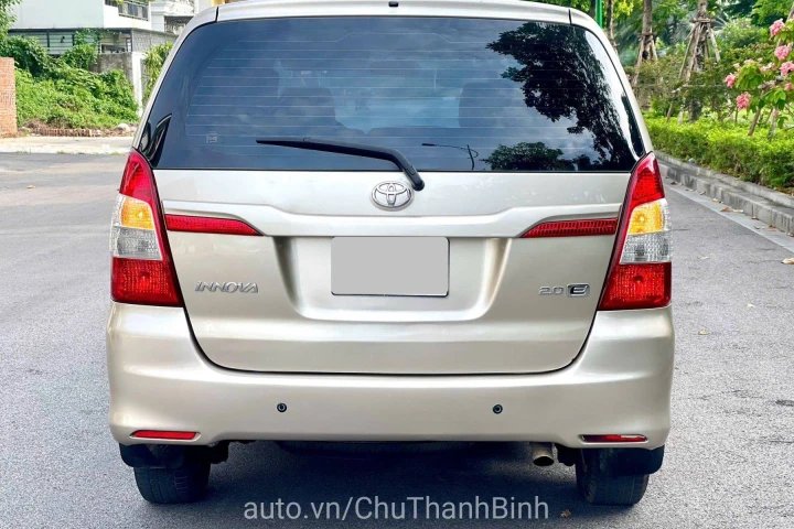 Toyota Innova 2015