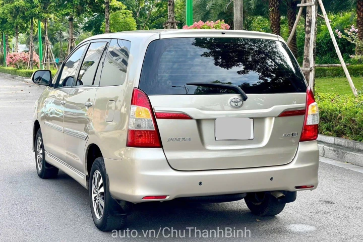 Toyota Innova 2015